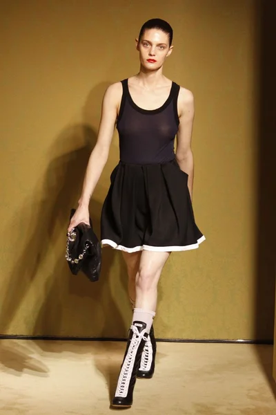 Look 15